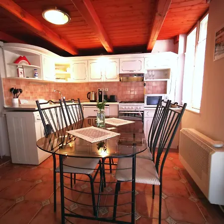 Apartment Belvarosi Vintage A Setaloutcan Miskolc