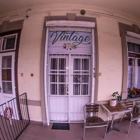 Belvarosi Vintage A Setaloutcan Apartment Miskolc
